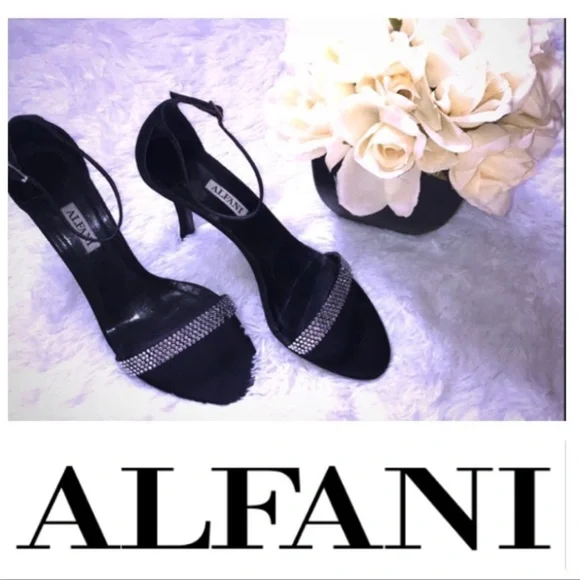 Bundle 4/ $20 🔥
Alfani sandals Heels - Picture 1 of 8